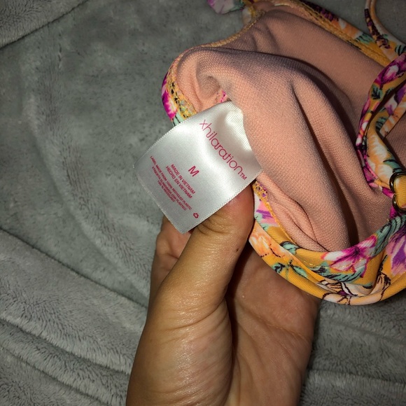 Target swimsuit top - Picture 3 of 4